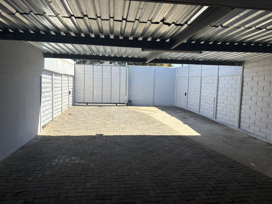 5 Bedroom Property for Sale in Baysville Eastern Cape